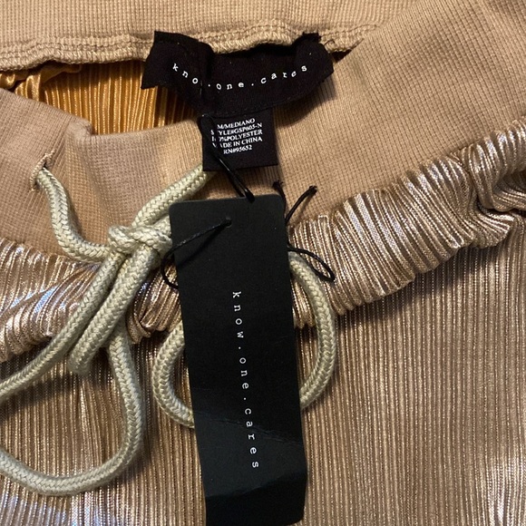 ⭐️ Know. One. Cares Gold Jogger Pants - Picture 10 of 11